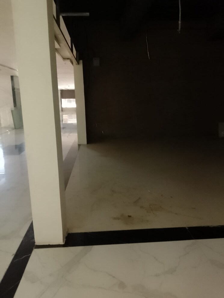 Room, main road Commercial Shop 449 Sq.Ft. In Main Road Ranchi 9497863