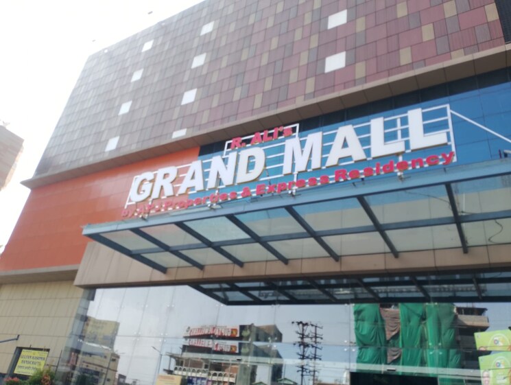 Exterior View, main road Commercial Shop 449 Sq.Ft. In Main Road Ranchi 9497863