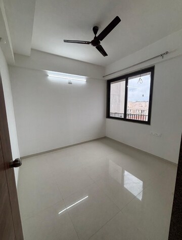 Room in 3 BHK Apartment at Chandkheda – for Rent
