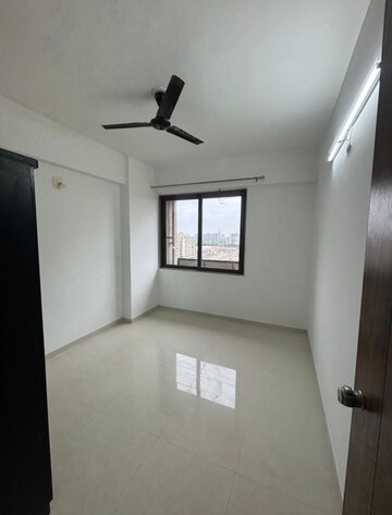 Room in 3 BHK Apartment at Chandkheda – for Rent