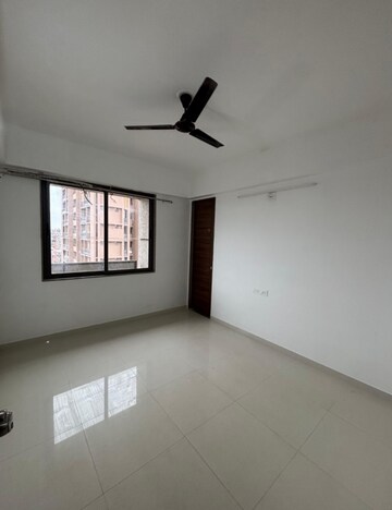 Room in 3 BHK Apartment at Chandkheda – for Rent