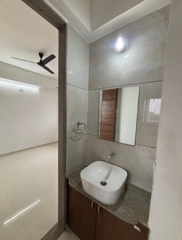 Bathroom, chandkheda 3 Bedroom 1485 Sq.Ft. Apartment In Chandkheda Ahmedabad 9497802