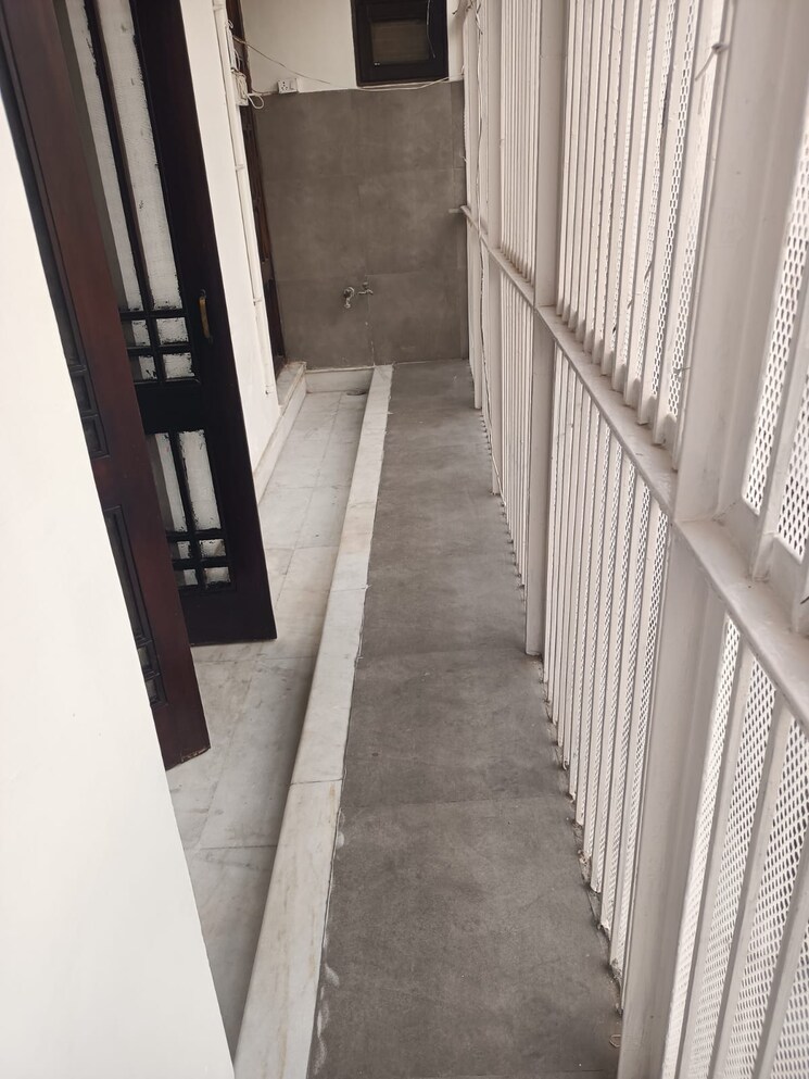 Balcony, surajmal vihar 3 Bedroom 2400 Sq.Ft. Builder Floor In Surajmal Vihar Delhi 9497783