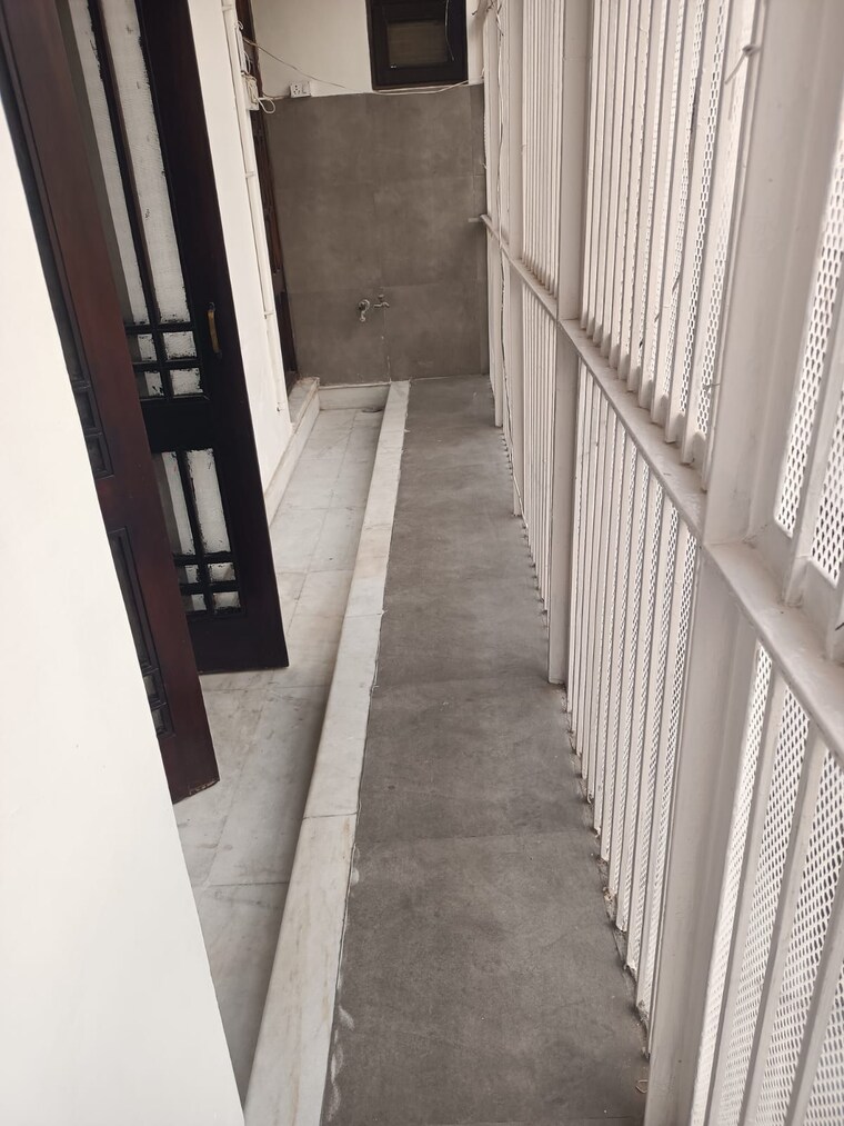 Balcony, surajmal vihar 3 Bedroom 2400 Sq.Ft. Builder Floor In Surajmal Vihar Delhi 9497783