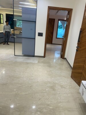 Room in 3 BHK Builder Floor at Pitampura – for Rent