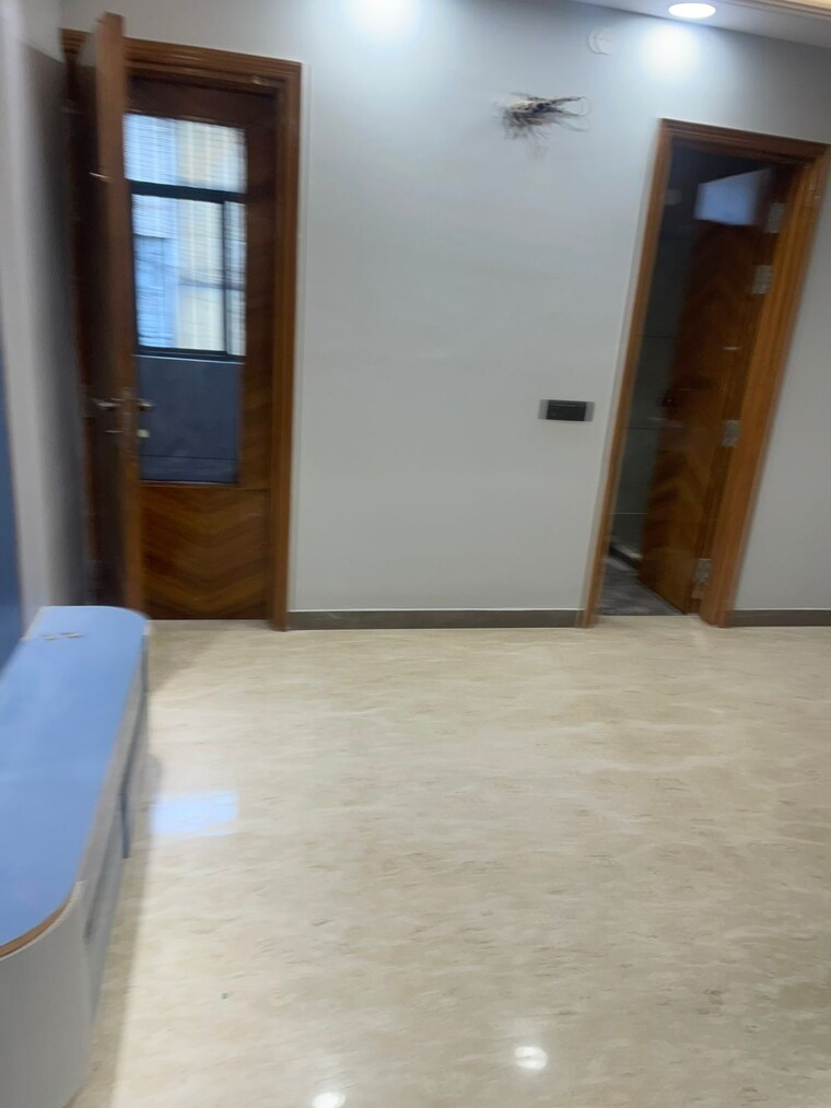 Room, pitampura 3 Bedroom 1800 Sq.Ft. Builder Floor In Pitampura Delhi 9497767