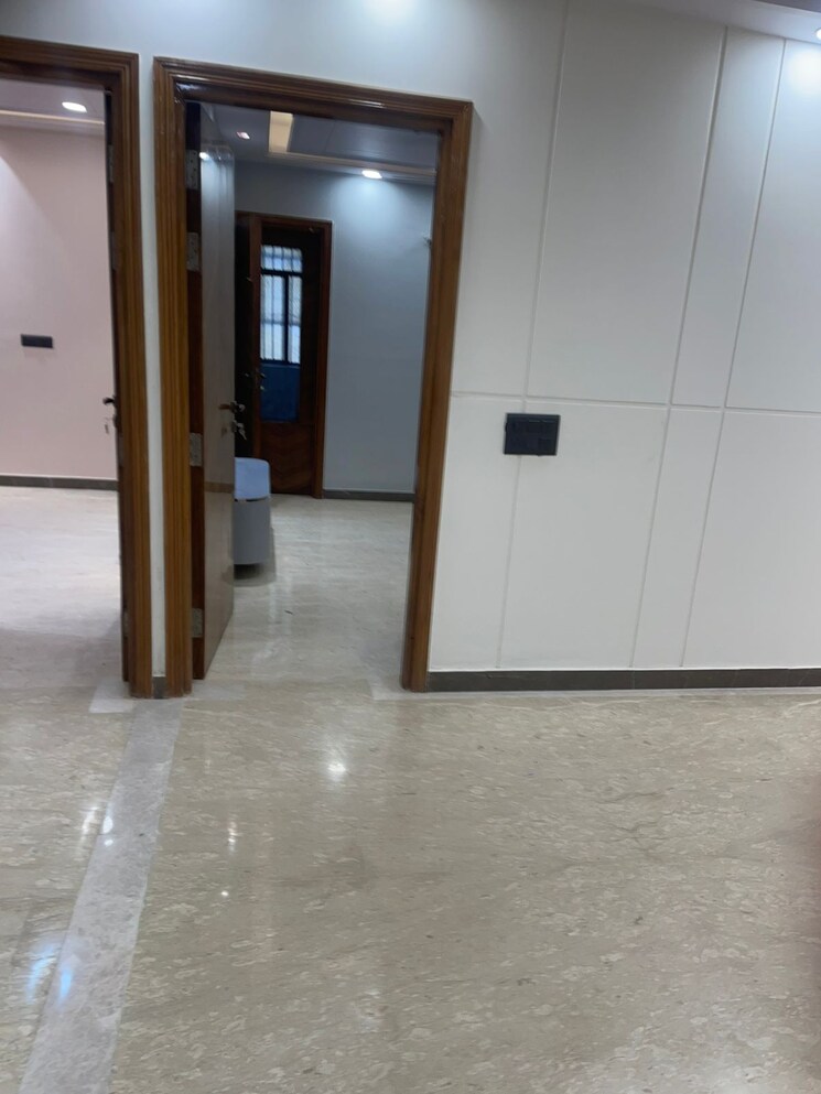 Room, pitampura 3 Bedroom 1800 Sq.Ft. Builder Floor In Pitampura Delhi 9497767