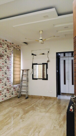 Room in 3.5 BHK Independent House at Sector 16 – for Rent