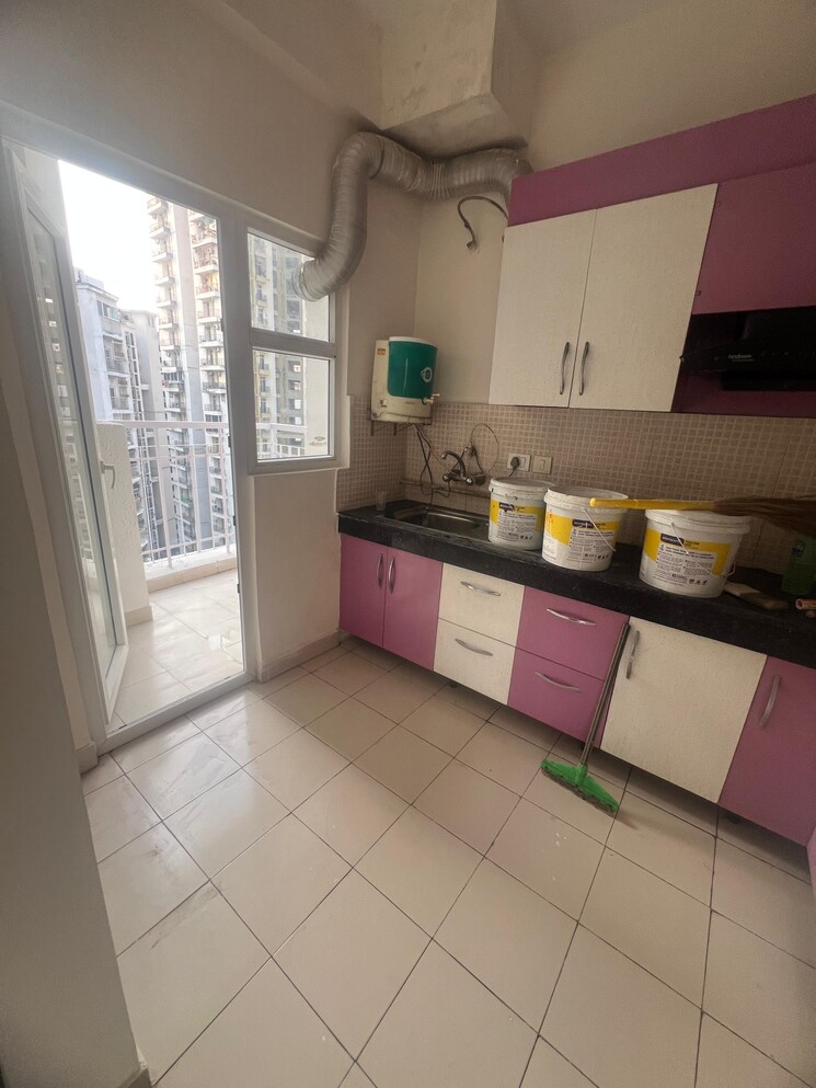 Kitchen, amrapali-silicon-city 3 Bedroom 1835 Sq.Ft. Apartment In Sector 76 Noida 9497822