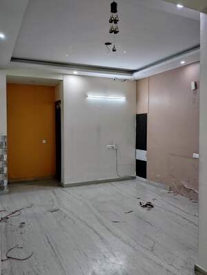 Bedroom in 3 BHK Builder Floor at Sector 16 – for Rent