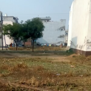  Plot For Sale in I And S Green Valley, Tronica City