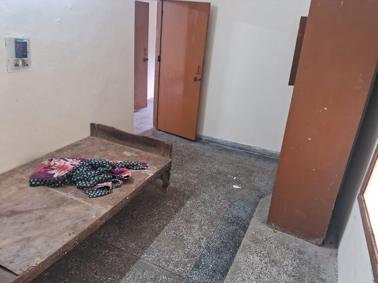 Bedroom, jasola 3 Bedroom 300 Sq.Yd. Builder Floor In Jasola Delhi 9497927