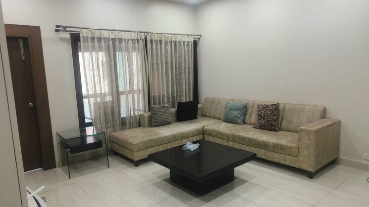 Living Room, la-shanz-co-operative-housing-society-ltd 2 Bedroom 1200 Sq.Ft. Apartment In Boat Club Road Pune 9498068
