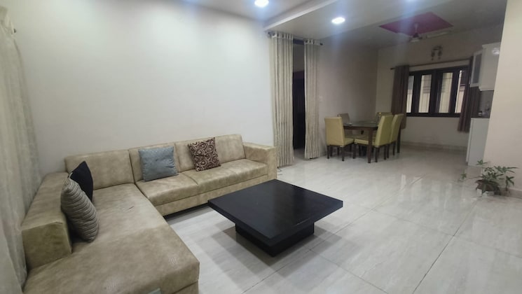 Living Room, la-shanz-co-operative-housing-society-ltd 2 Bedroom 1200 Sq.Ft. Apartment In Boat Club Road Pune 9498068