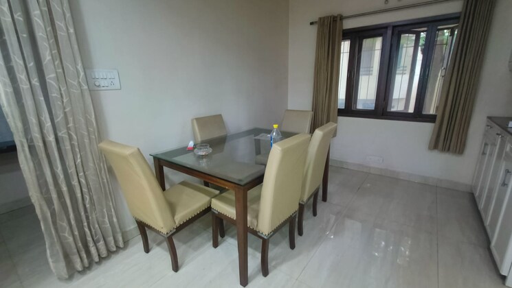 Living Room, la-shanz-co-operative-housing-society-ltd 2 Bedroom 1200 Sq.Ft. Apartment In Boat Club Road Pune 9498068