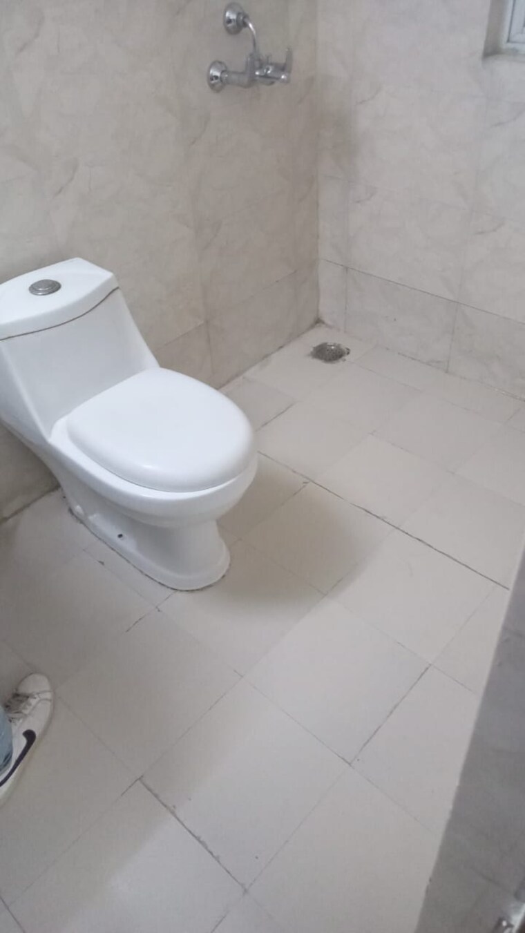 Bathroom, mahagun-mywoods 3 Bedroom 1235 Sq.Ft. Apartment In Sector 16c Greater Noida Greater Noida 9498044