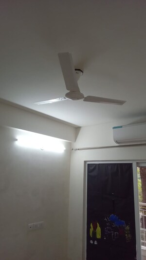 Furnished Amenities in 3 BHK Apartment at Mahagun Mywoods, Sector 16c Greater Noida – for Rent