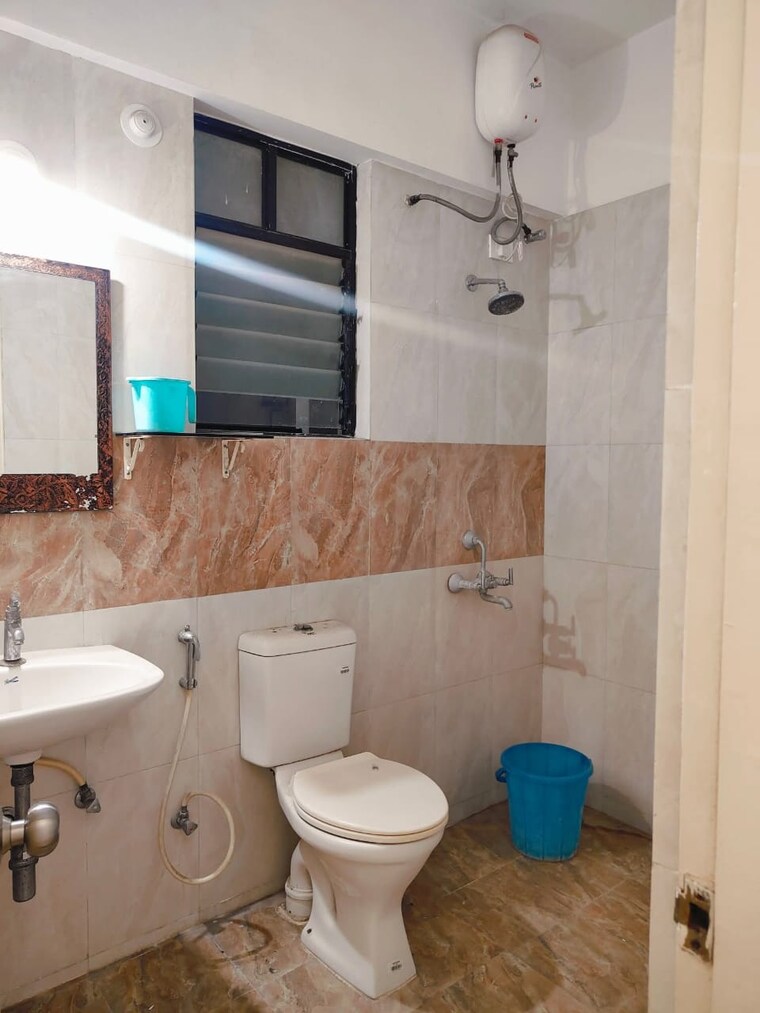 Bathroom, baner 1 Bedroom 850 Sq.Ft. Apartment In Baner Pune 9498043