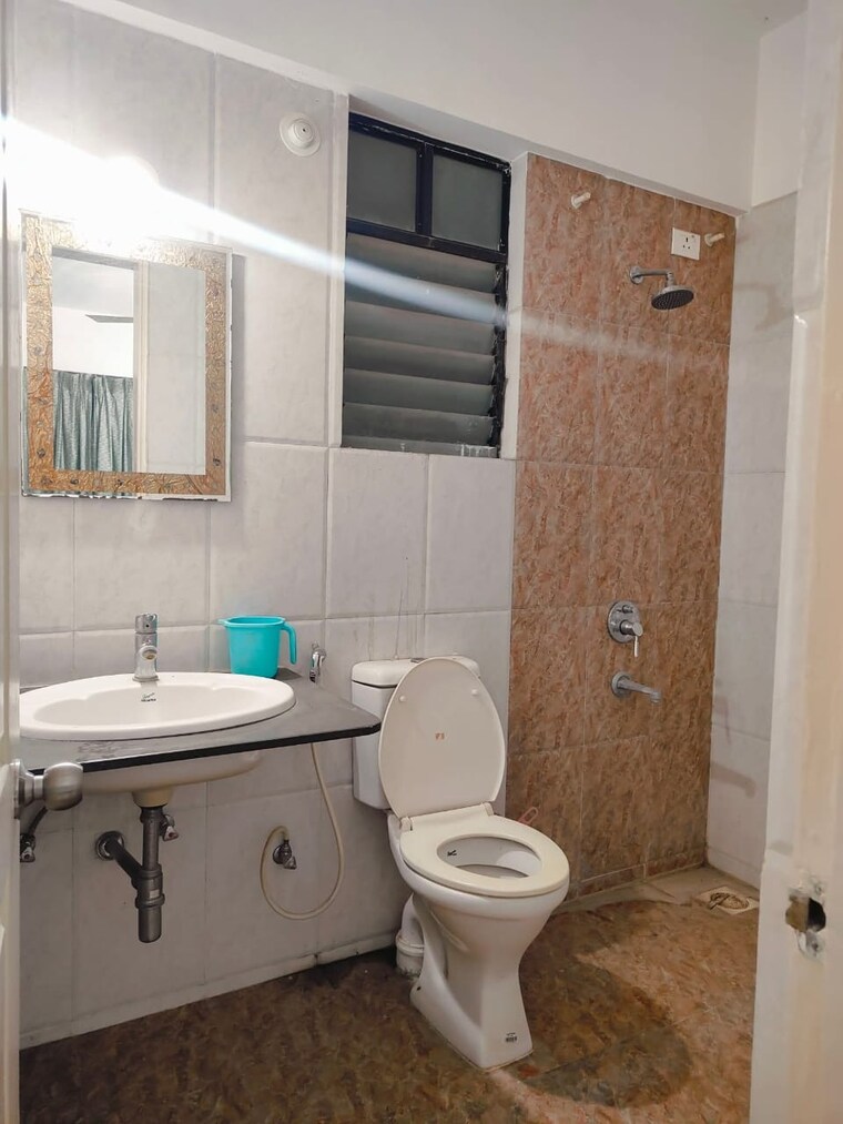 Bathroom, baner 1 Bedroom 850 Sq.Ft. Apartment In Baner Pune 9498043