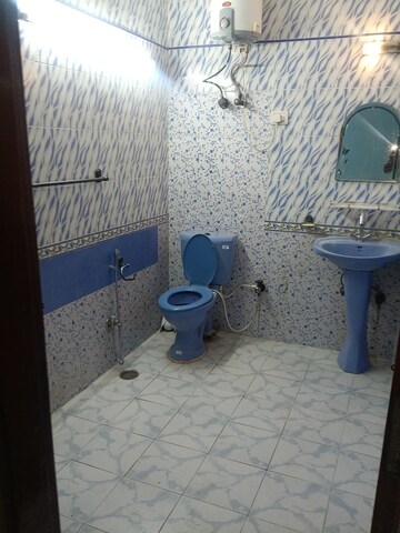 Bathroom in 2 BHK Apartment at RWA Apartments Sector 21, Sector 21 – for Rent