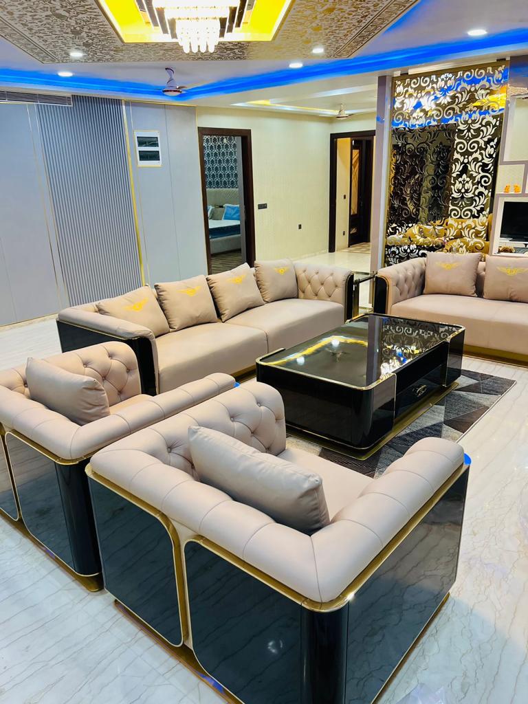 3 BHK 2200 Sq.Ft. Apartment in Om Pallacia