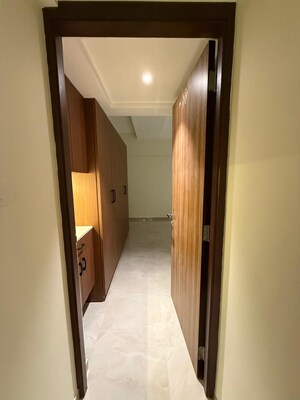 Bedroom in 2 BHK Apartment at Malad West – for Rent