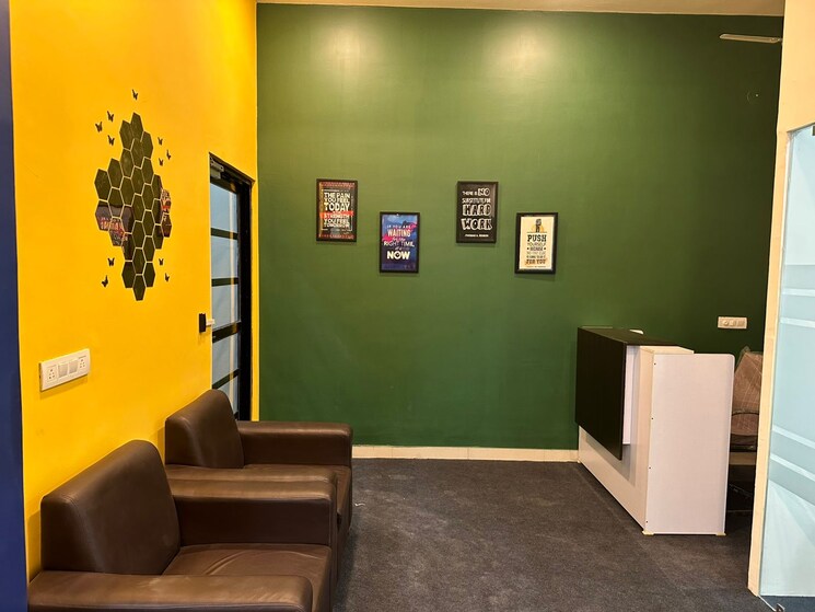 Living Room, shyam nagar Commercial Office Space 5000 Sq.Ft. In Shyam Nagar Jaipur 9498193