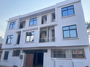 2 BHK Builder Floor – Exterior View View at Chinhat - for Rent