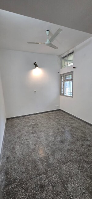 Room in 3 BHK Apartment at Vasant Kunj – for Rent