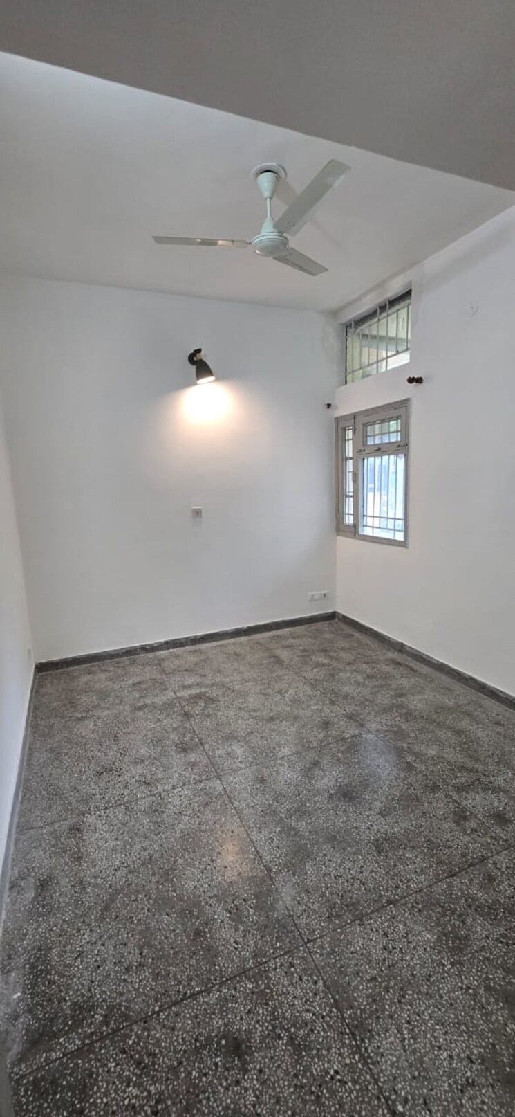 Room, vasant kunj 3 Bedroom 2000 Sq.Ft. Apartment In Vasant Kunj Delhi 9498216