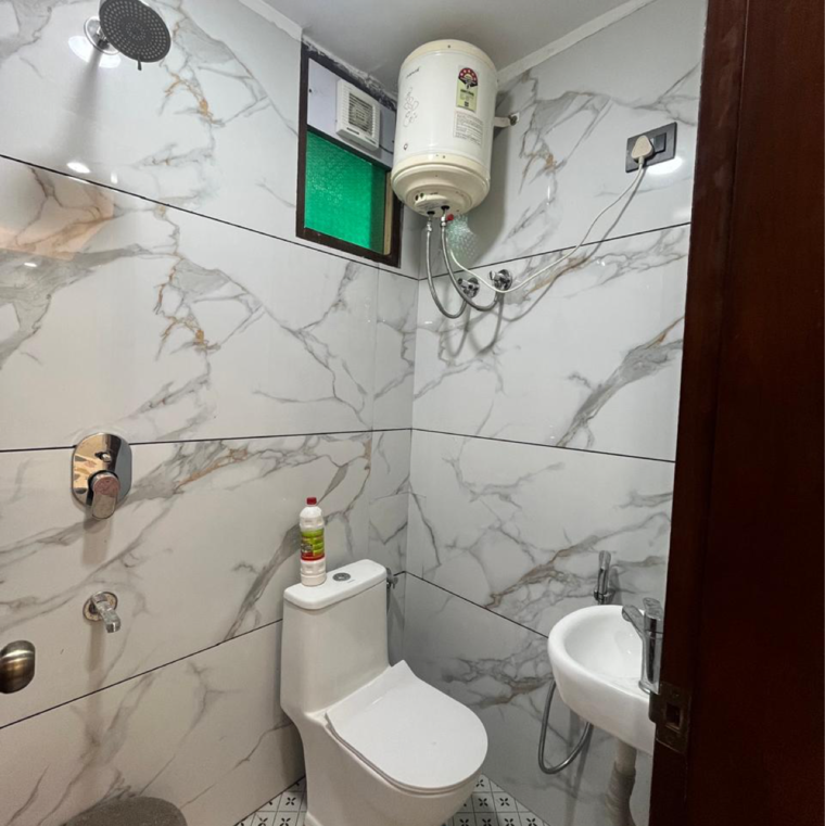 Bathroom, malviya nagar 1 Bedroom 400 Sq.Ft. Builder Floor In Malviya Nagar Delhi 9498241