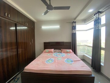 Bedroom in 3 BHK Apartment at Umang Summer Palms, Sector 86 – for Rent