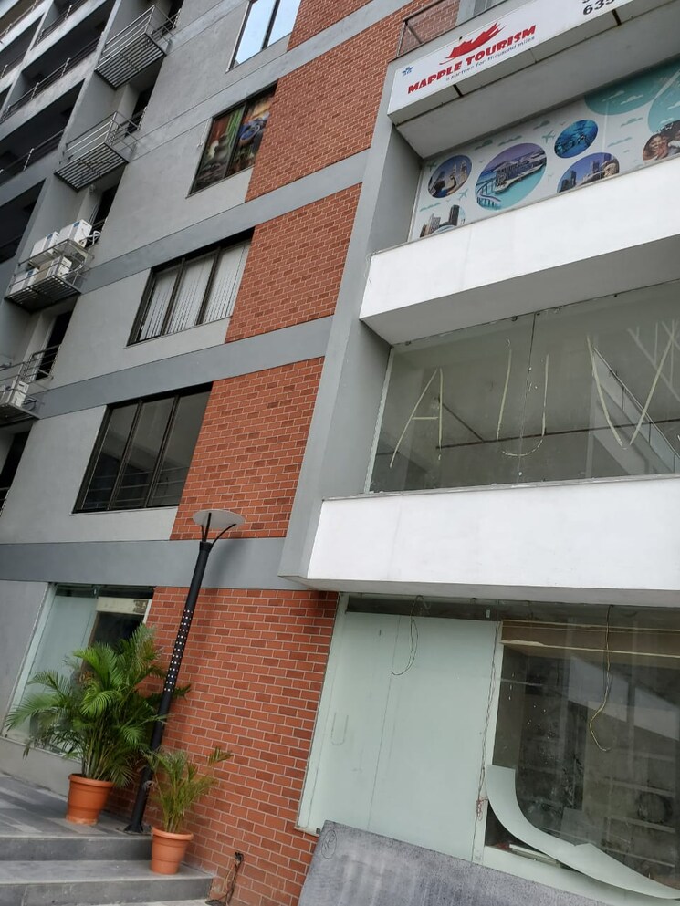 Balcony, memnagar Commercial Office Space 1140 Sq.Ft. In Memnagar Ahmedabad 9498253