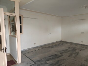 Living Room in 4 BHK Builder Floor at Gujranwala Town – for Rent