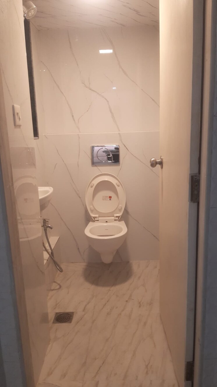 Bathroom, kshitija-shree-laxmi-residency 1 Bedroom 405 Sq.Ft. Apartment In Byculla West Mumbai 9498303