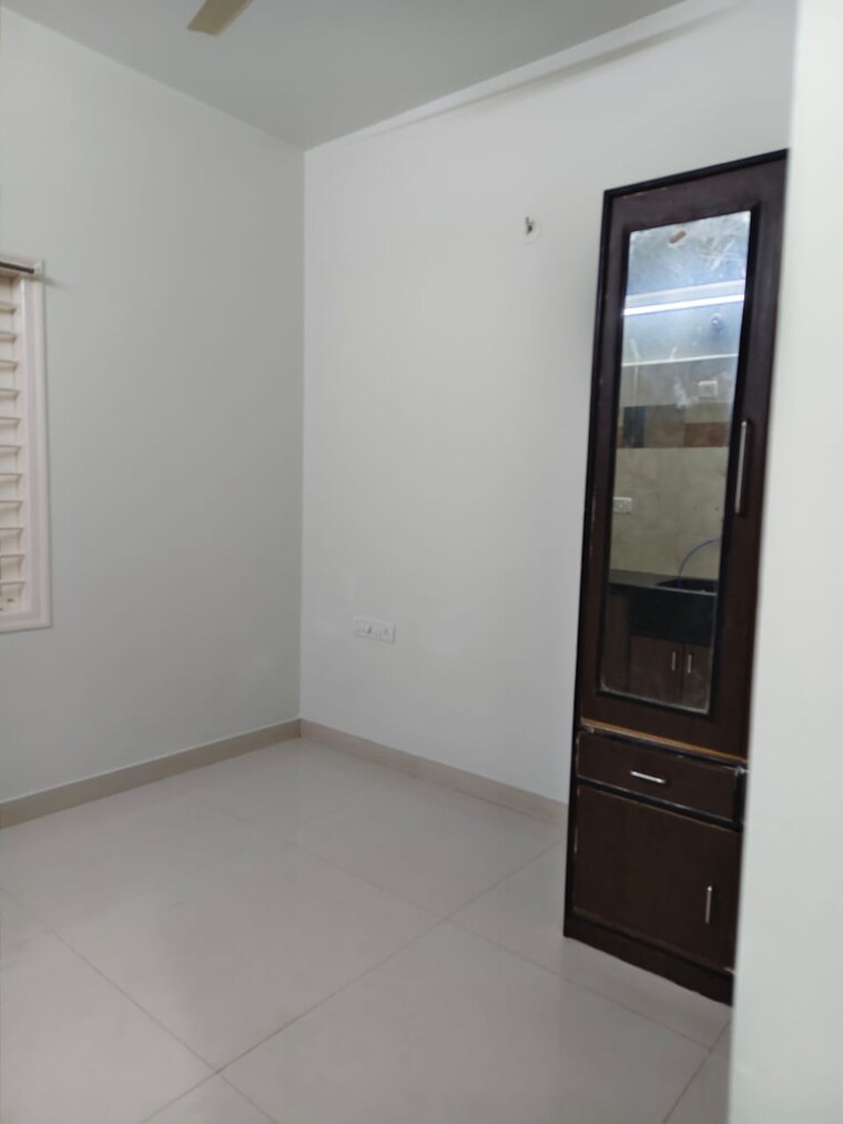 Room, halasuru 1 RK 300 Sq.Ft. Apartment In Halasuru Bangalore 9498368