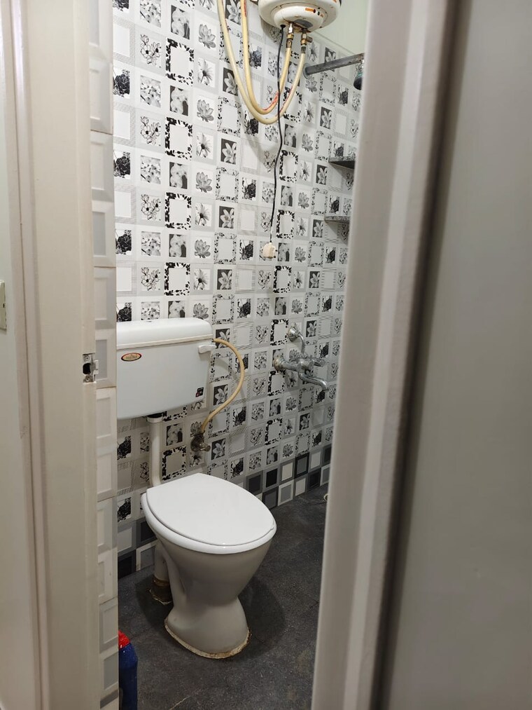 Bathroom, halasuru 1 RK 300 Sq.Ft. Apartment In Halasuru Bangalore 9498368