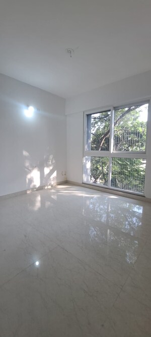 Room in 3 BHK Apartment at Nirman Adi, Kalyani Nagar – for Rent