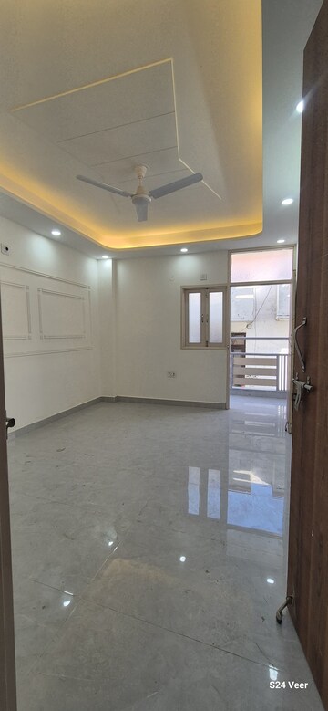 Room in 1 BHK Apartment at Palm Residency Chhatarpur, Chattarpur – for Rent