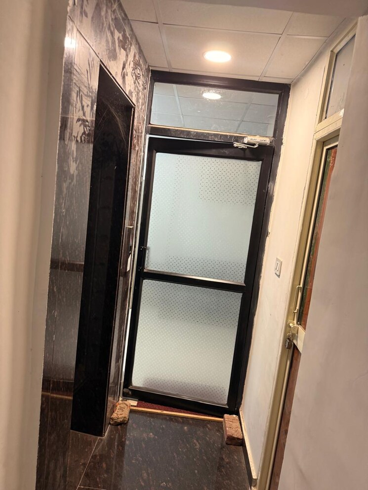 undefined, gomti nagar Commercial Office Space 550 Sq.Ft. In Gomti Nagar Lucknow 9498400