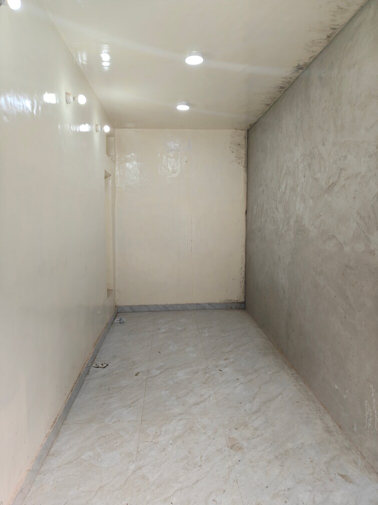 Cover Image, model town 3 Commercial Shop 162 Sq.Ft. In Model Town 3 Delhi 9498445