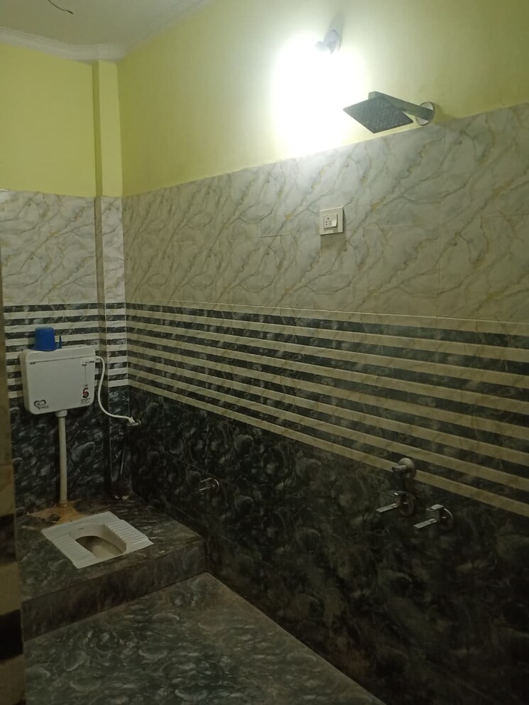 Bathroom, indira nagar 2 Bedroom 1000 Sq.Ft. Independent House In Indira Nagar Lucknow 9498428