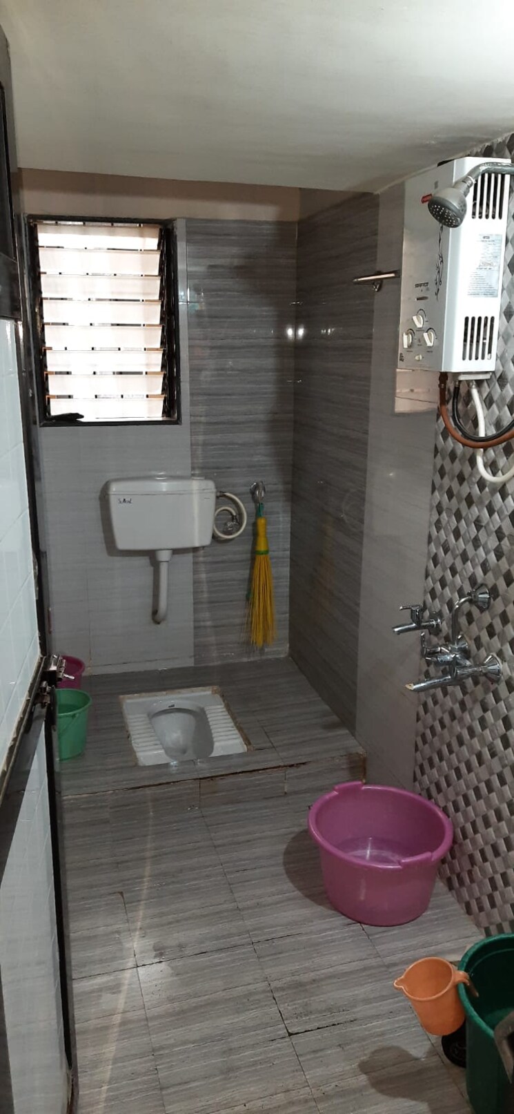 Bathroom, titwala 1 Bedroom 450 Sq.Ft. Apartment In Titwala Thane 9498412