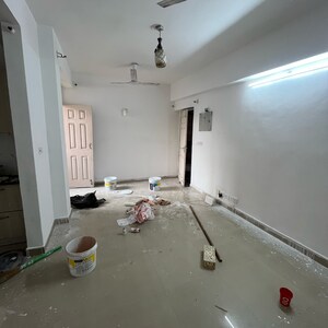 Room in 2 BHK Apartment at Supertech Cape Town, Sector 74 – for Rent