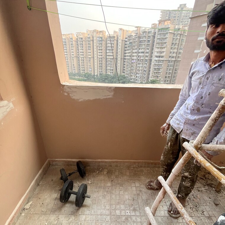 Team Area, supertech-cape-town 2 Bedroom 930 Sq.Ft. Apartment In Sector 74 Noida 9498451