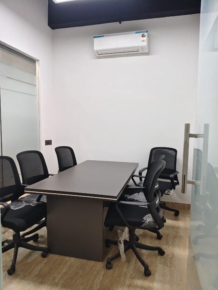 Team Area, sector 63 Commercial Office Space 1000 Sq.Ft. In Sector 63 Noida 9498450