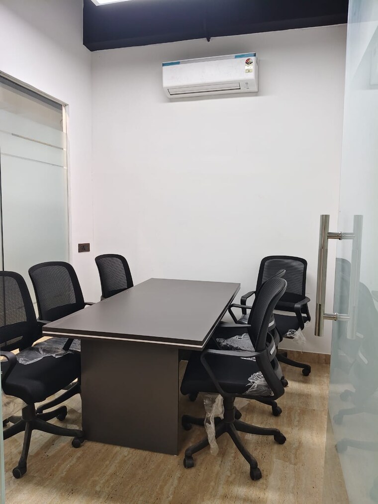Team Area, sector 63 Commercial Office Space 1000 Sq.Ft. In Sector 63 Noida 9498450