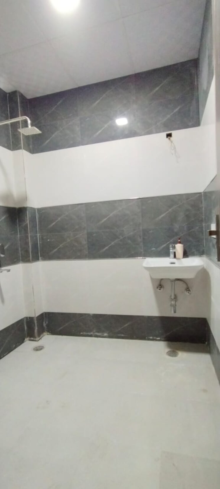 Bathroom, sector 15 2 Bedroom 1200 Sq.Ft. Builder Floor In Sector 15 Gurgaon 9498526