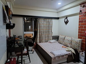 Bedroom in 2 BHK Apartment at Pioneer House, Khar West – for Rent