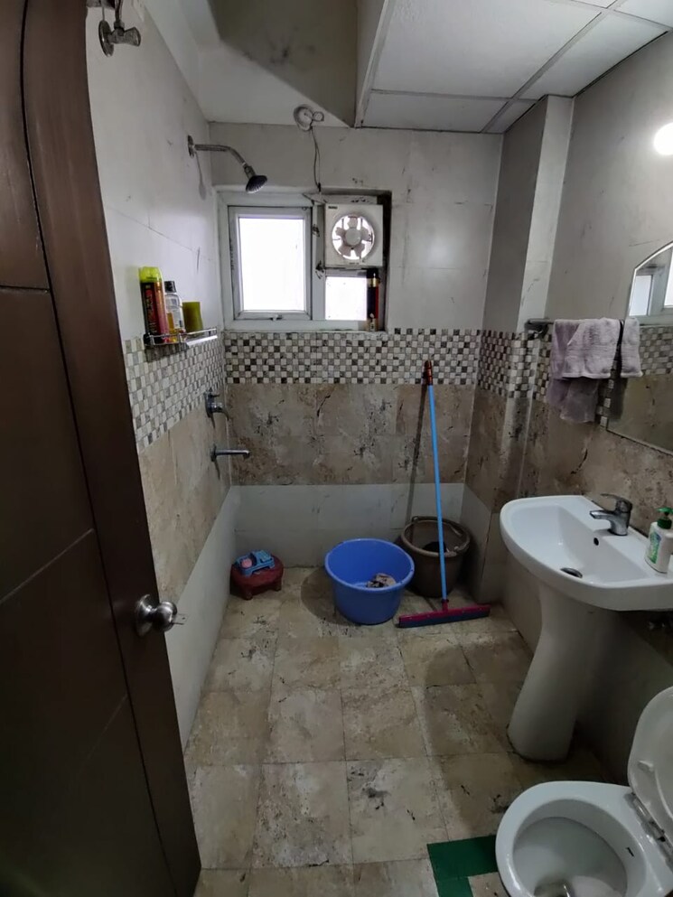 Attached Bathroom, shimla bypass road 2 Bedroom 1400 Sq.Ft. Apartment In Shimla Bypass Road Dehradun 9498536
